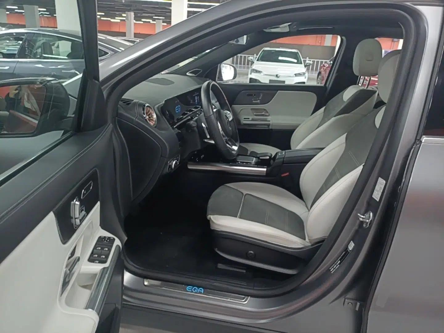 Mercedes-Benz EQA 2022 EQA 300 4MATIC Launch Edition — миниатюра 18