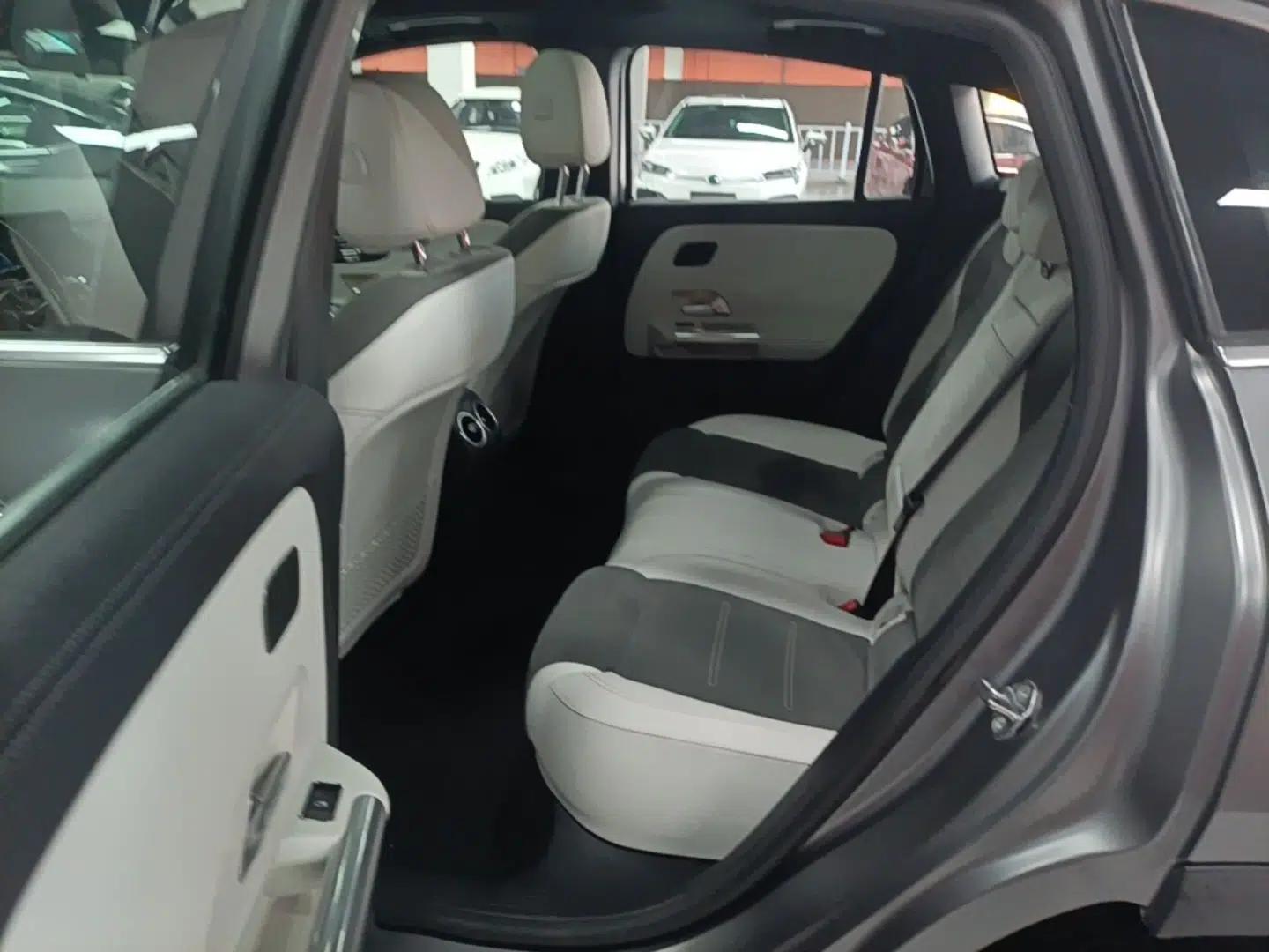 Mercedes-Benz EQA 2022 EQA 300 4MATIC Launch Edition — миниатюра 19