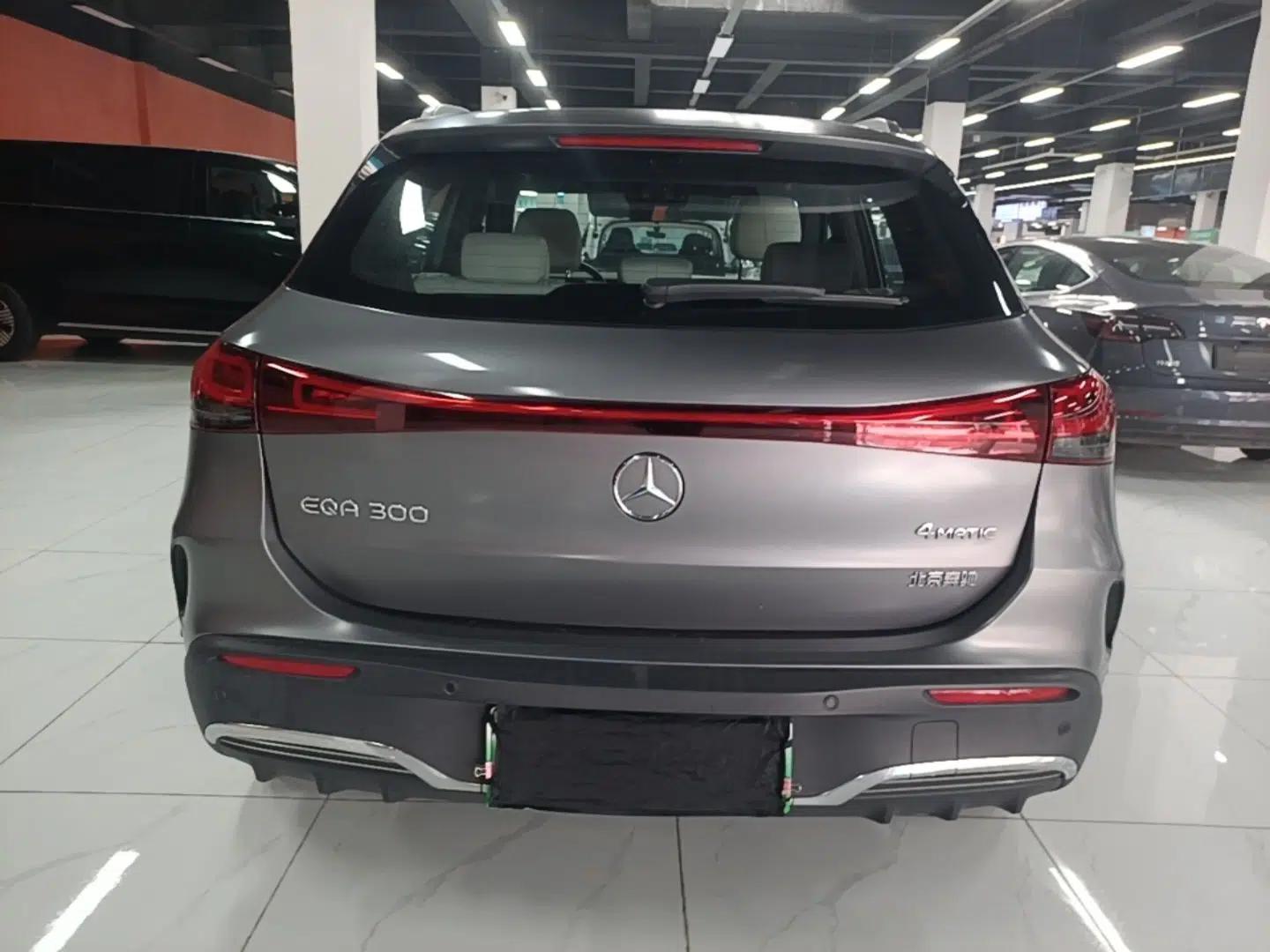 Mercedes-Benz EQA 2022 EQA 300 4MATIC Launch Edition — миниатюра 3