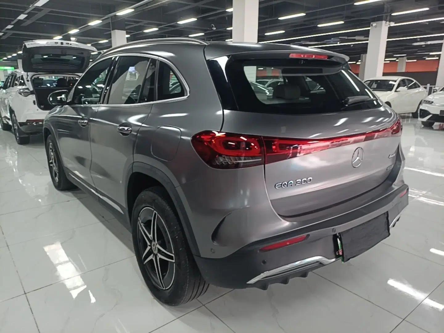 Mercedes-Benz EQA 2022 EQA 300 4MATIC Launch Edition — миниатюра 7