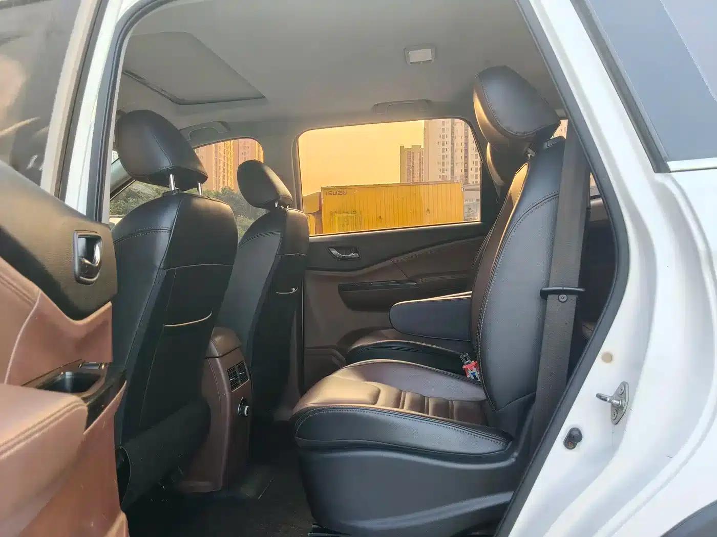 Fengxing SX6 2016 1.6L Manual Deluxe Edition — миниатюра 6