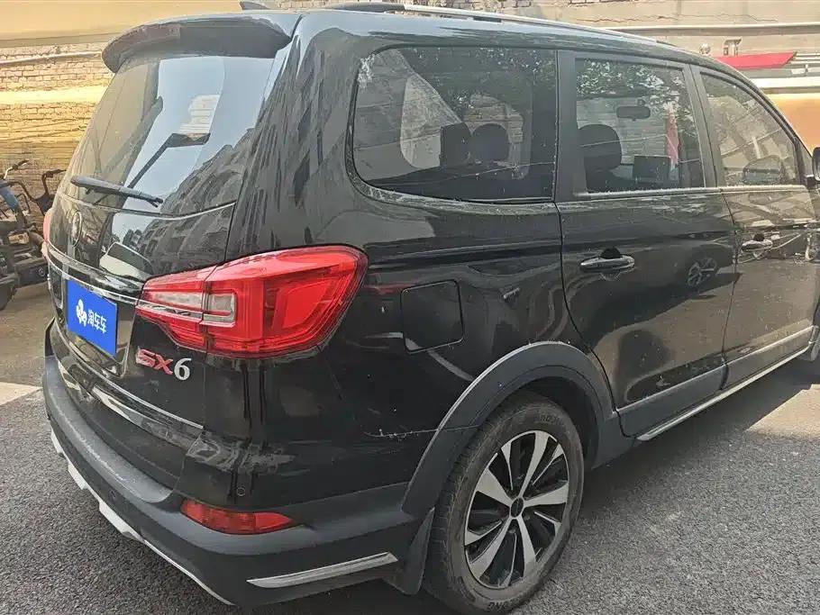 Fengxing SX6 2022 1.6L Manual Global Anniversary Edition — миниатюра 3