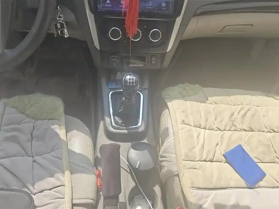 Jingyi S50 2014 1.5L Manual Premium Edition — миниатюра 16