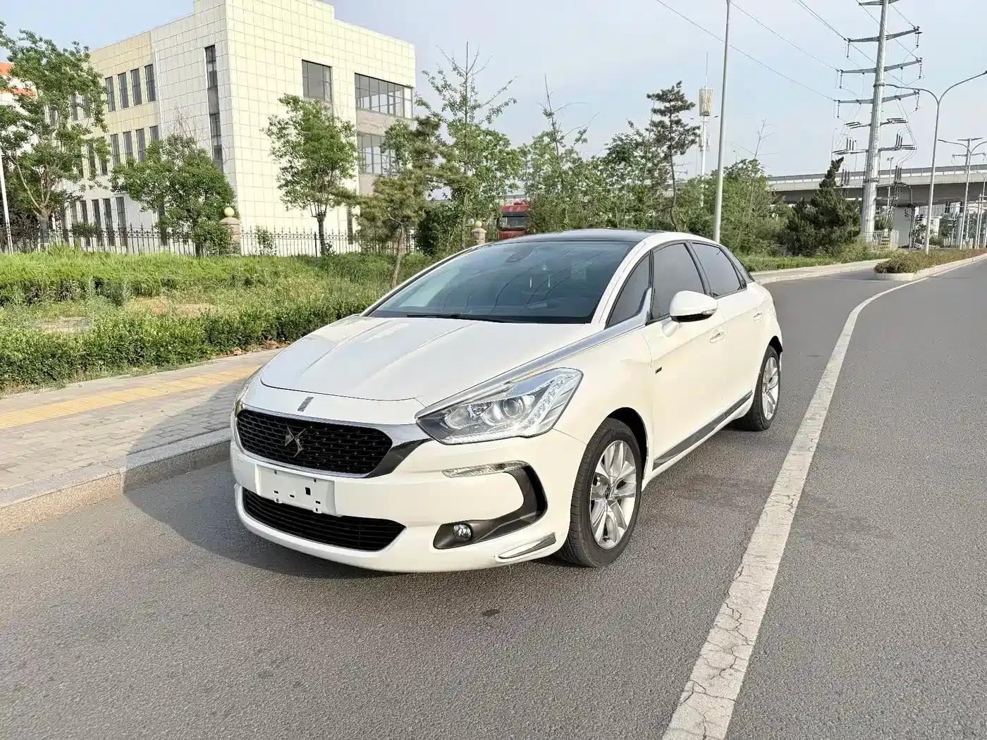 DS 5 2015 1.6T Luxury Edition THP160 — миниатюра 1