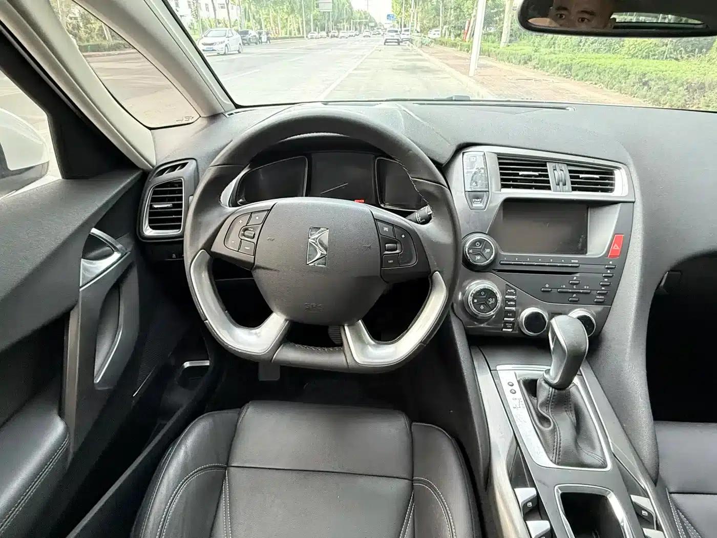 DS 5 2015 1.6T Luxury Edition THP160 — миниатюра 12