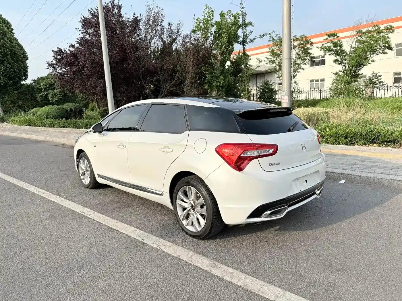 DS 5 2015 1.6T Luxury Edition THP160 — миниатюра 5