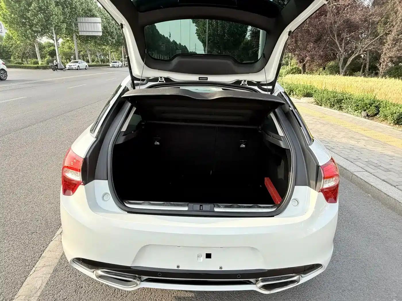DS 5 2015 1.6T Luxury Edition THP160 — миниатюра 10