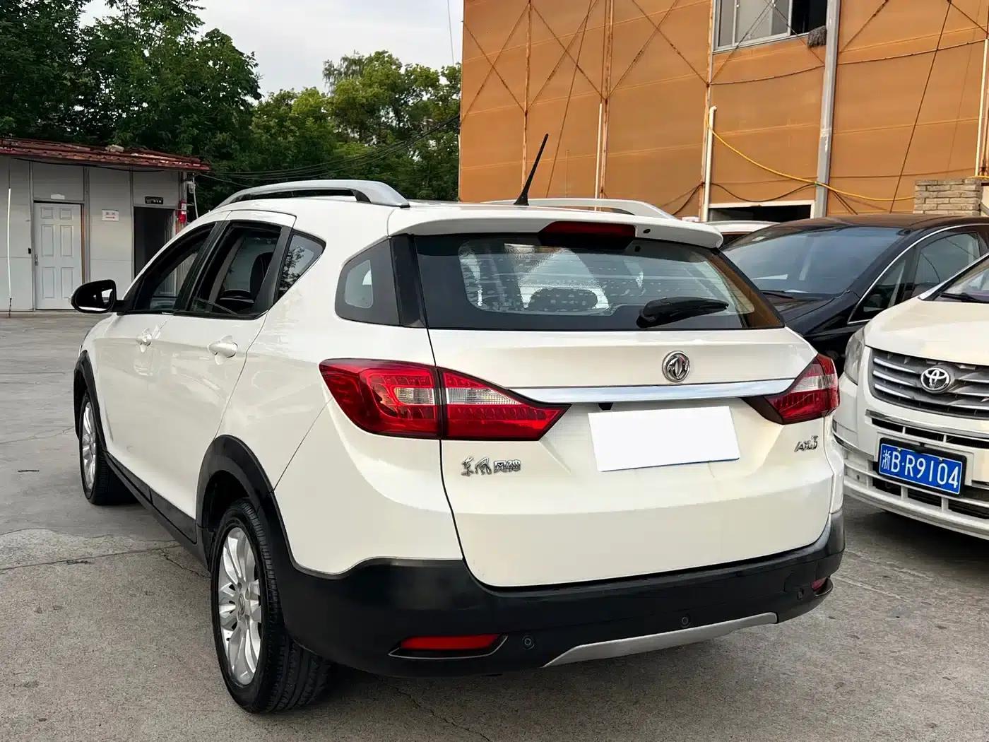 Dongfeng Fengshen AX3 2016 Model 1.5L Manual Cool Edition — миниатюра 12