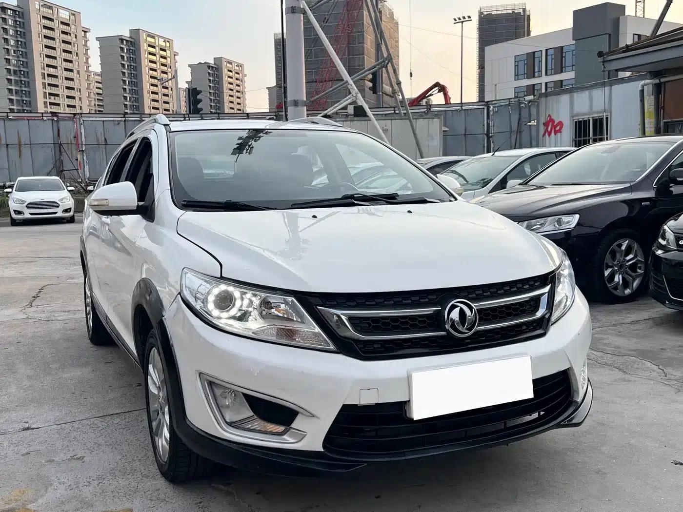 Dongfeng Fengshen AX3 2016 Model 1.5L Manual Cool Edition — миниатюра 3