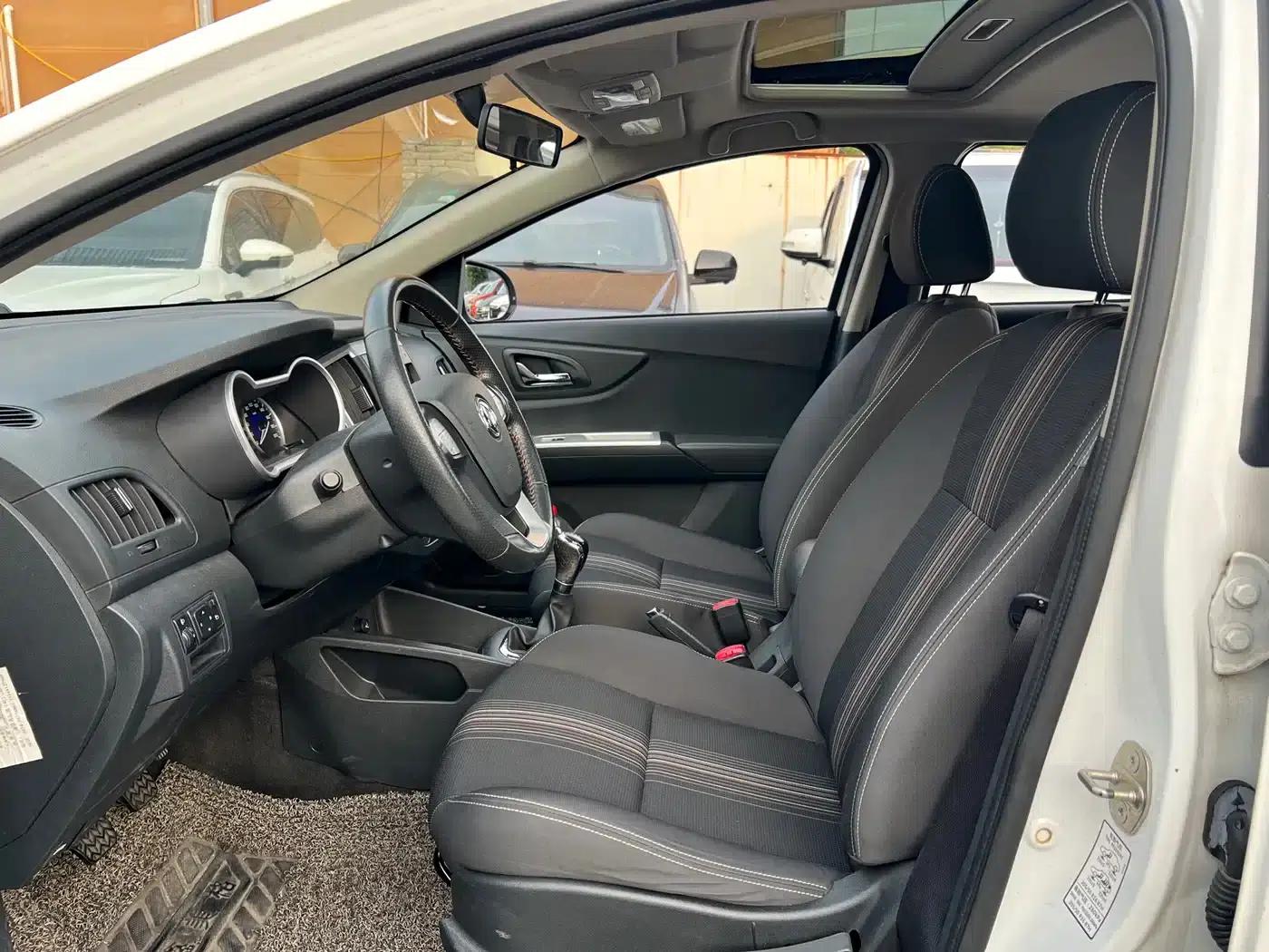 Dongfeng Fengshen AX3 2016 Model 1.5L Manual Cool Edition — миниатюра 4
