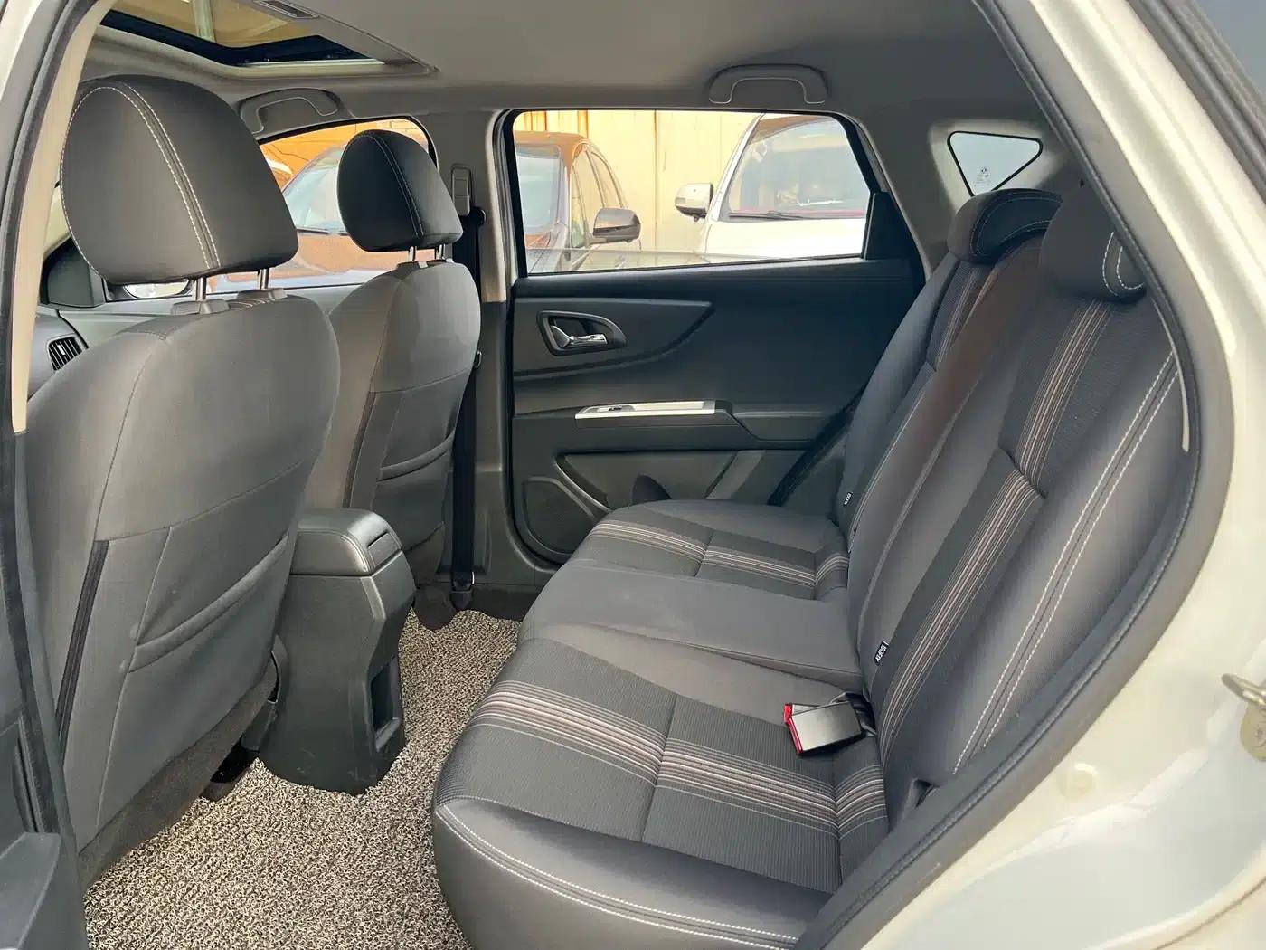 Dongfeng Fengshen AX3 2016 Model 1.5L Manual Cool Edition — миниатюра 5
