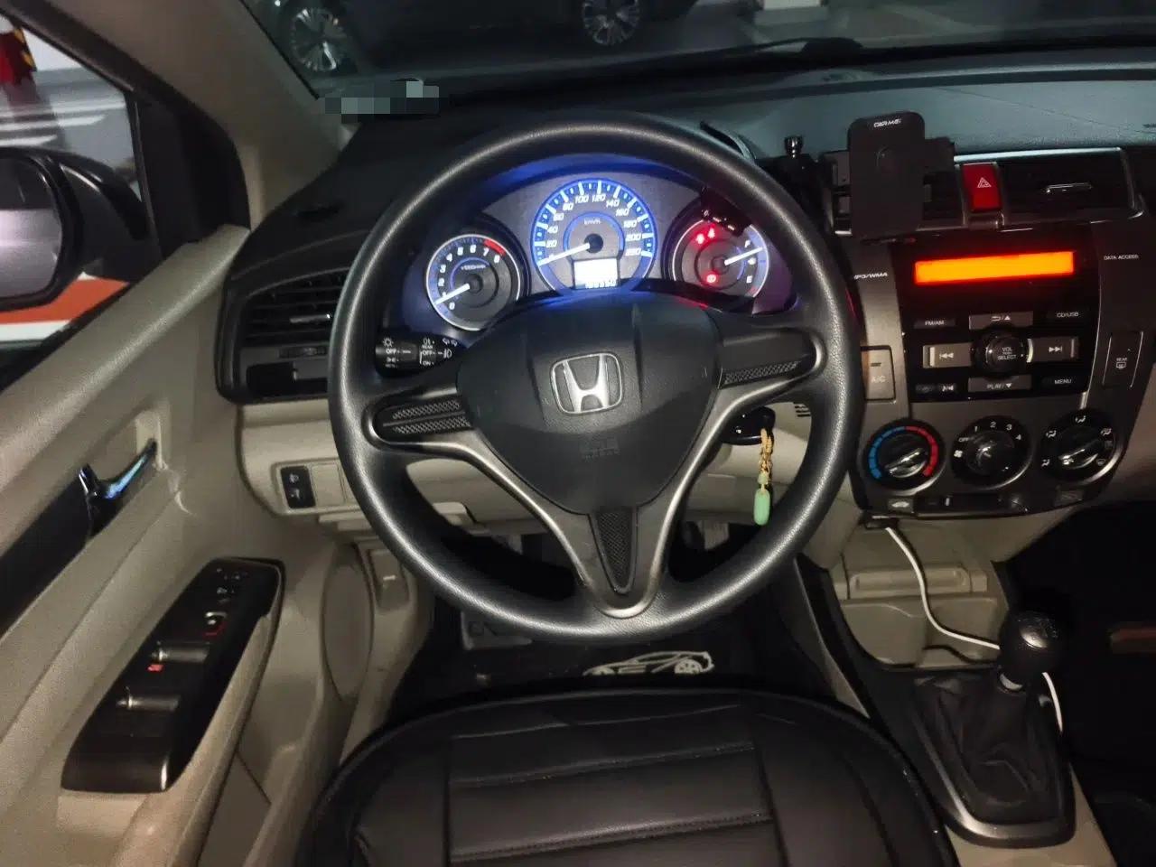 Honda City Classic 2012 1.5L manual Elite Edition — миниатюра 11