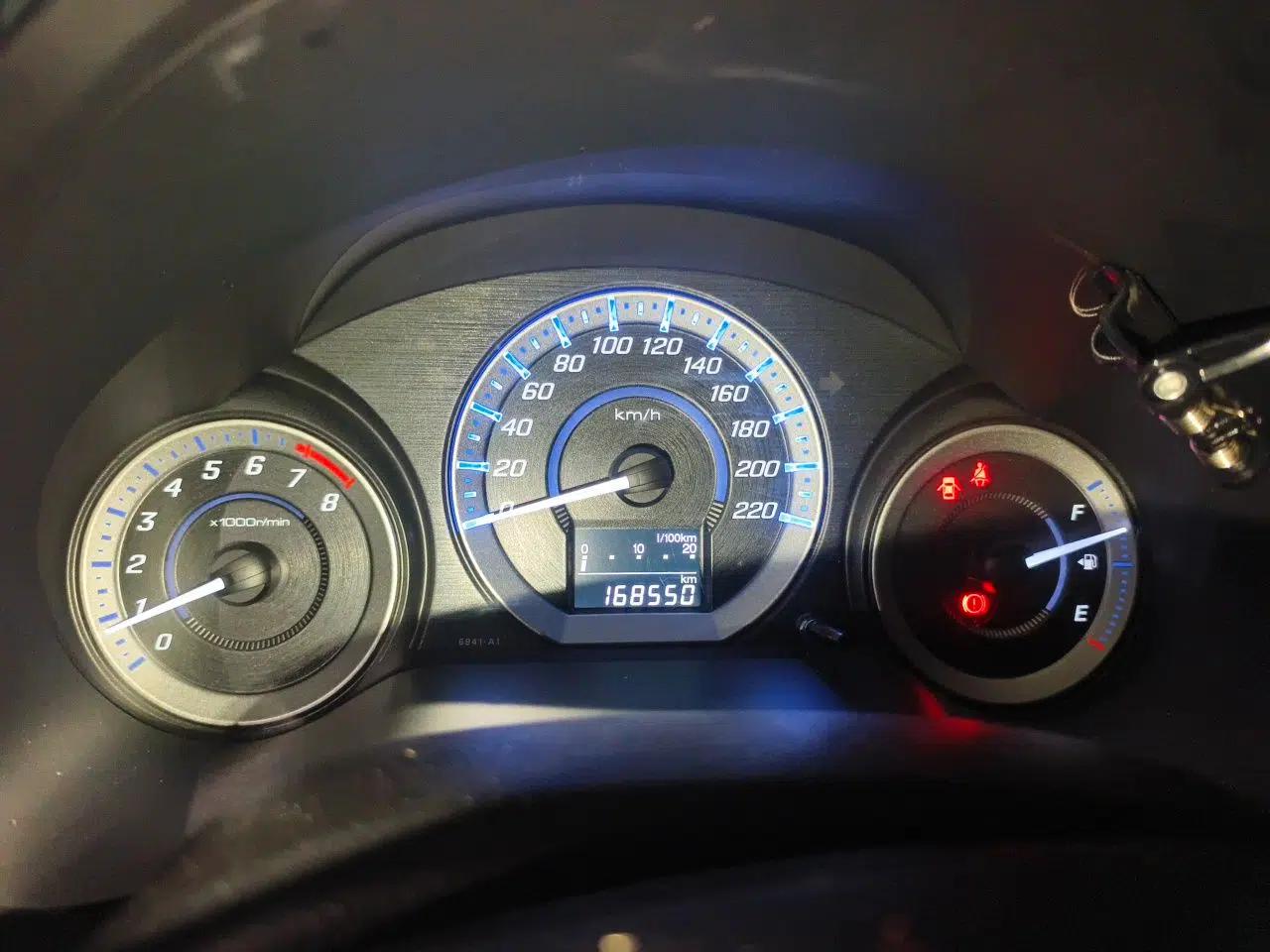 Honda City Classic 2012 1.5L manual Elite Edition — миниатюра 12