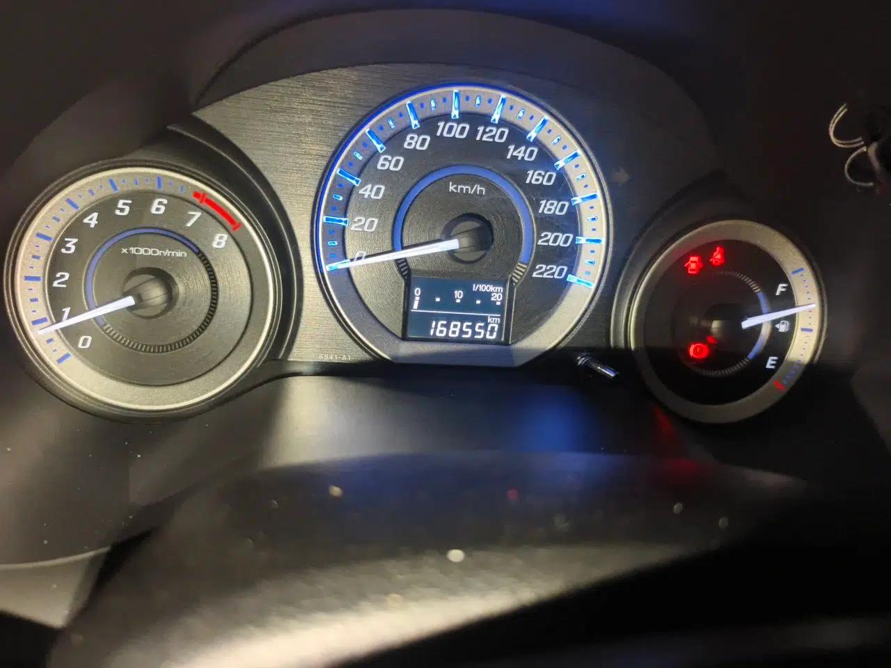 Honda City Classic 2012 1.5L manual Elite Edition — миниатюра 13
