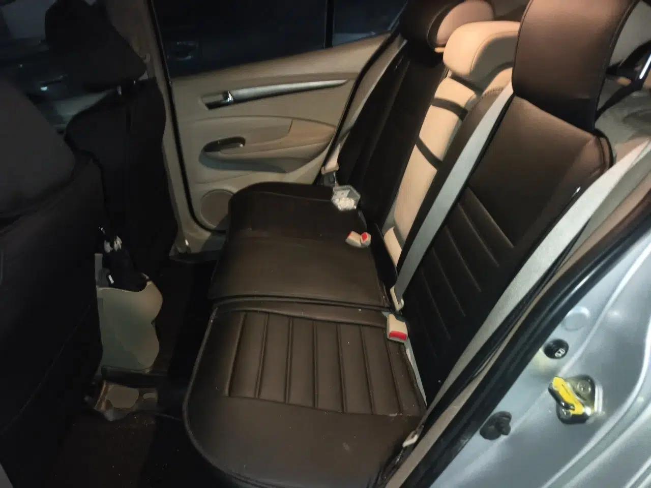 Honda City Classic 2012 1.5L manual Elite Edition — миниатюра 18
