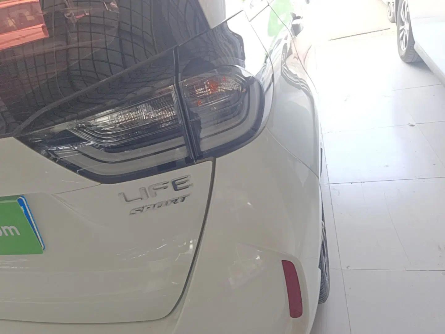 Honda LIFE 2021 1.5L CVT SPORT Heartbeat Edition — миниатюра 8
