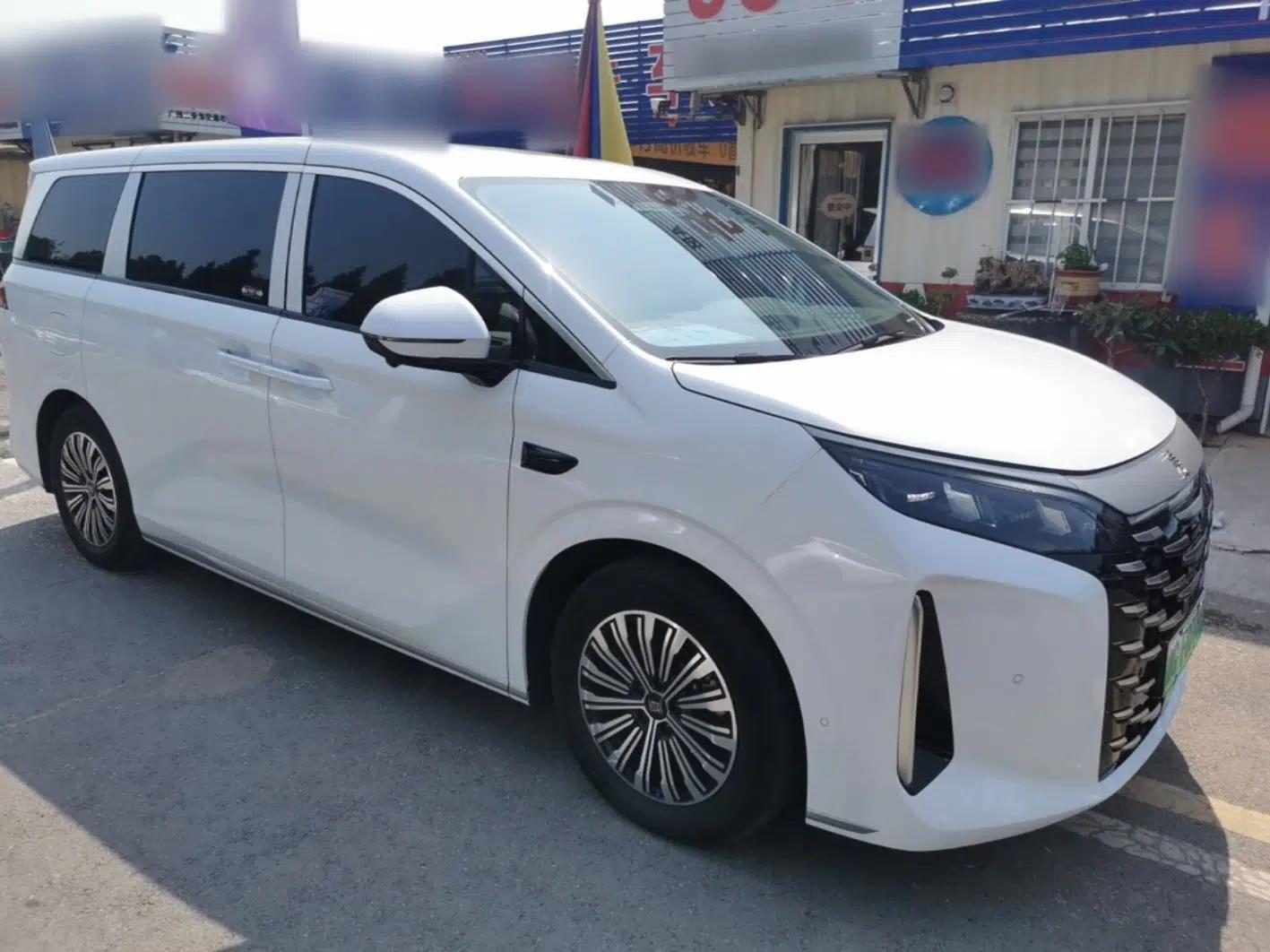 BYD Xia 2025 DM-i 1.5T 100km Supreme Edition — миниатюра 3