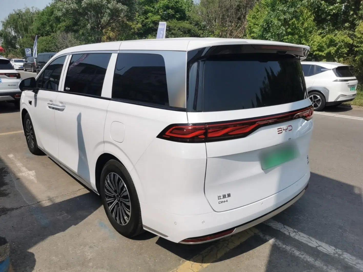 BYD Xia 2025 DM-i 1.5T 100km Supreme Edition — миниатюра 4