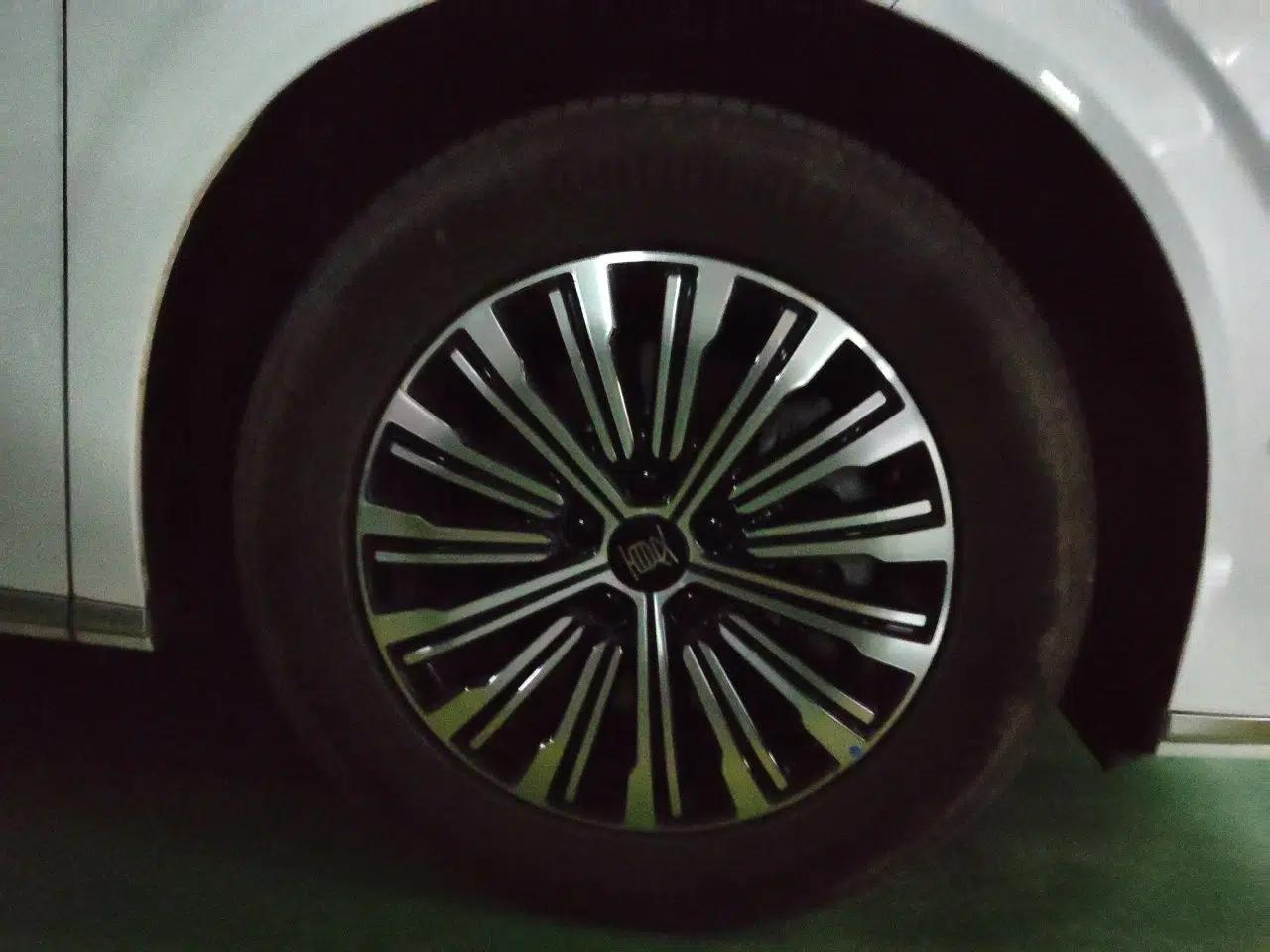 BYD Xia 2025 DM-i 1.5T 180km Excellence Model — миниатюра 8