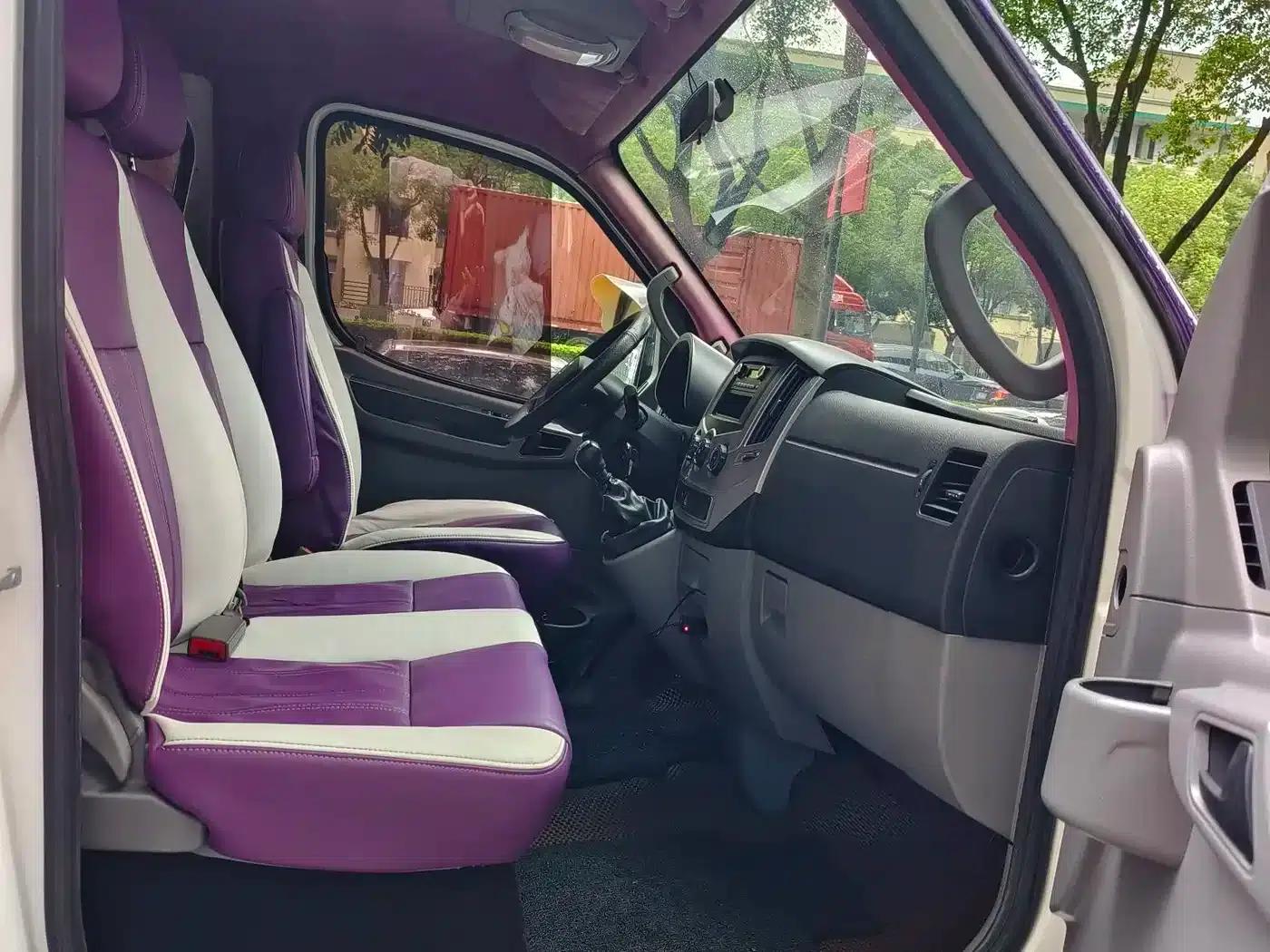 Yufeng 2020 2.3T Economy Logistics Van, Short Wheelbase, Low Roof, 5-9 Seats, WP2.3 — миниатюра 9