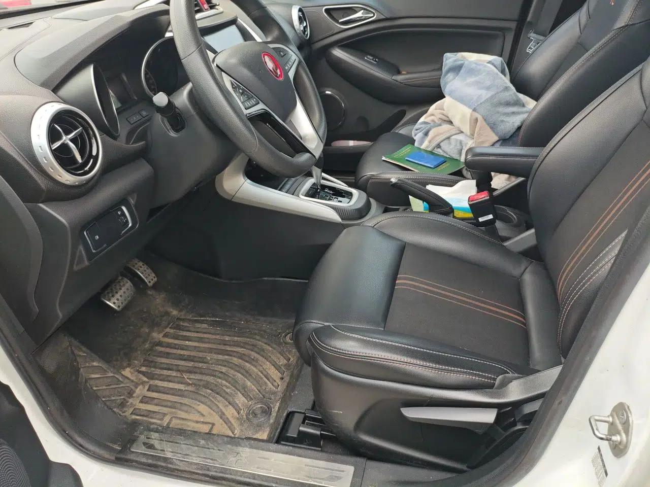 BYD Yuan 2017 1.5L Automatic Cool & Connected Model — миниатюра 16