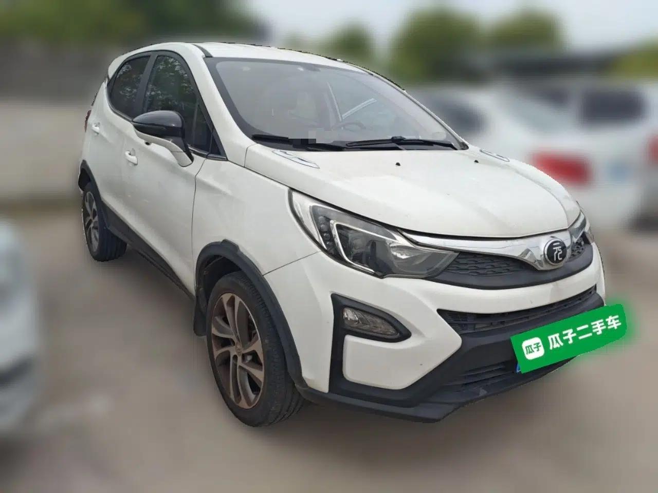 BYD Yuan 2017 1.5L Automatic Cool & Connected Model — миниатюра 3