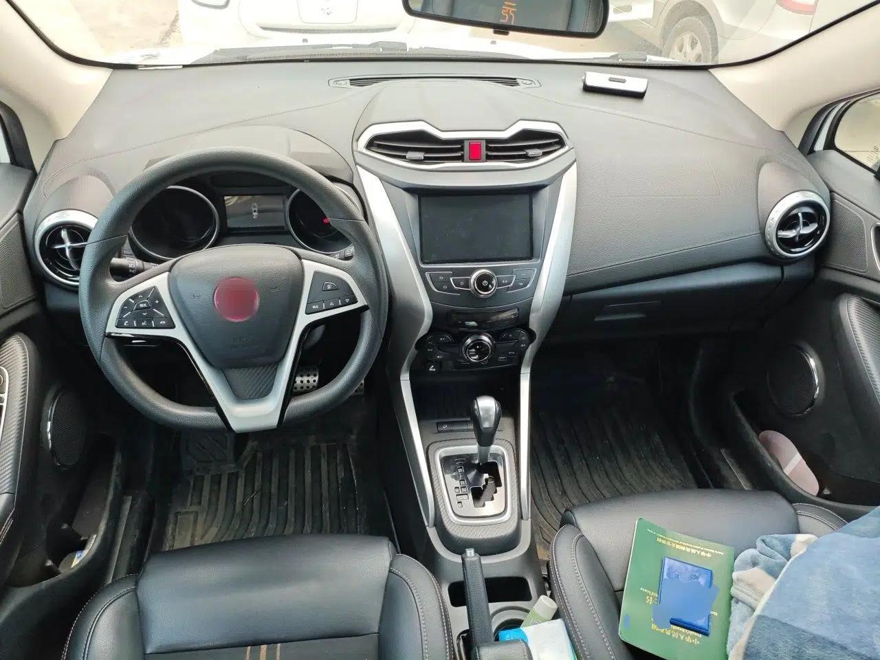 BYD Yuan 2017 1.5L Automatic Cool & Connected Model — миниатюра 10