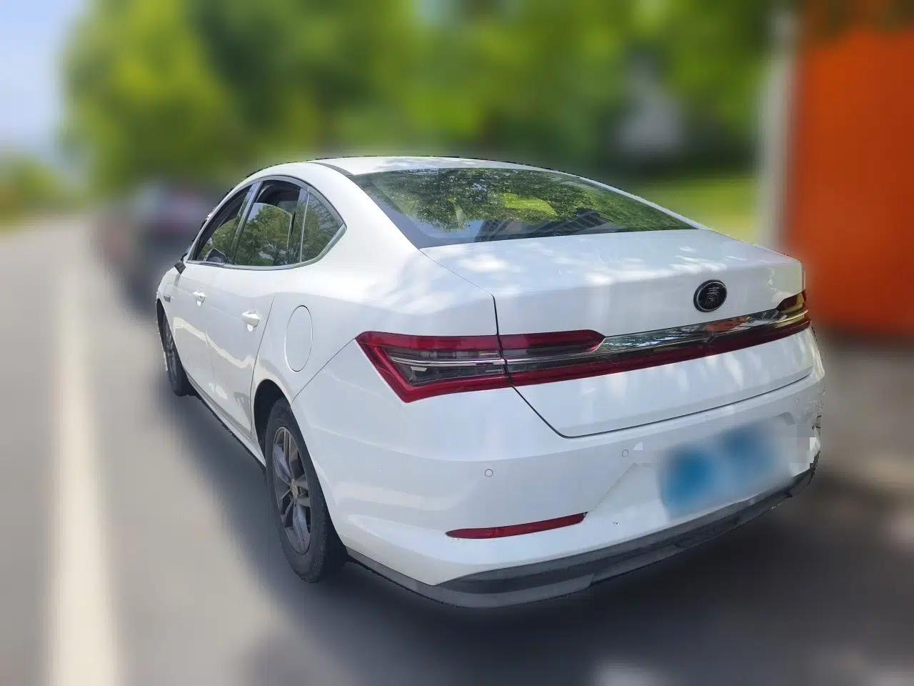 BYD Qin Pro 2018 1.5L Manual SmartConnect Sharp Edition — миниатюра 4