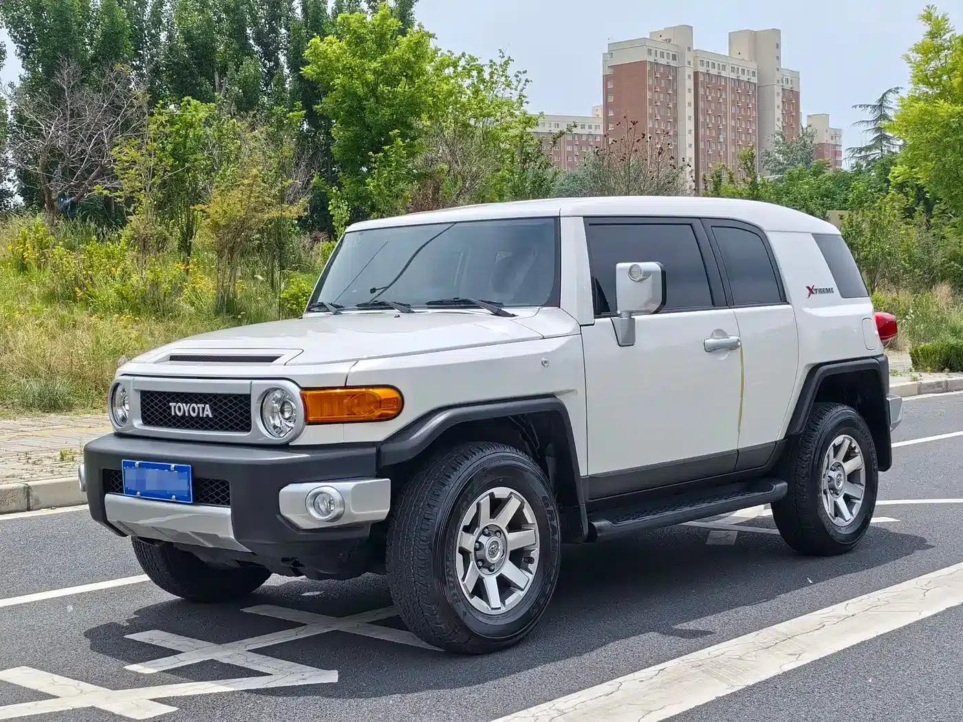 2022 FJ Cruiser 4.0L Middle East Edition — миниатюра 1