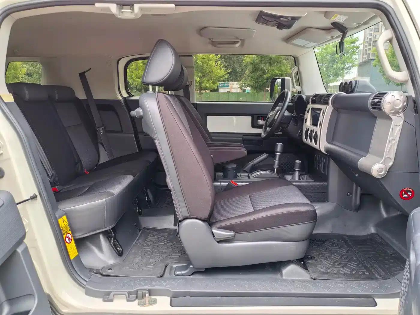 2022 FJ Cruiser 4.0L Middle East Edition — миниатюра 11