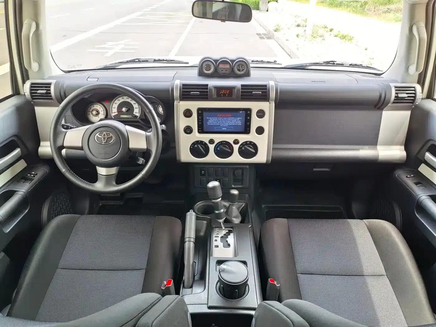 2022 FJ Cruiser 4.0L Middle East Edition — миниатюра 6