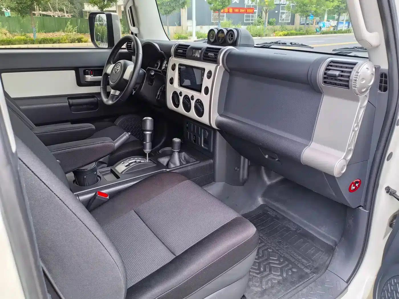 2022 FJ Cruiser 4.0L Middle East Edition — миниатюра 10