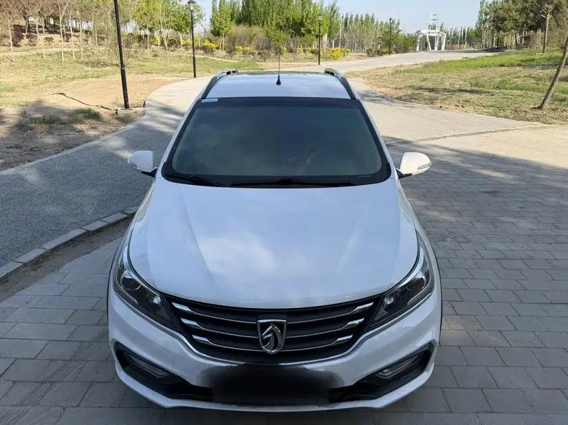 Baojun 310W 2017 1.5L Manual Fashion Edition China VI — миниатюра 4