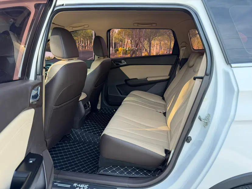 Baojun 310W 2017 1.5L Manual Fashion Edition China VI — миниатюра 8