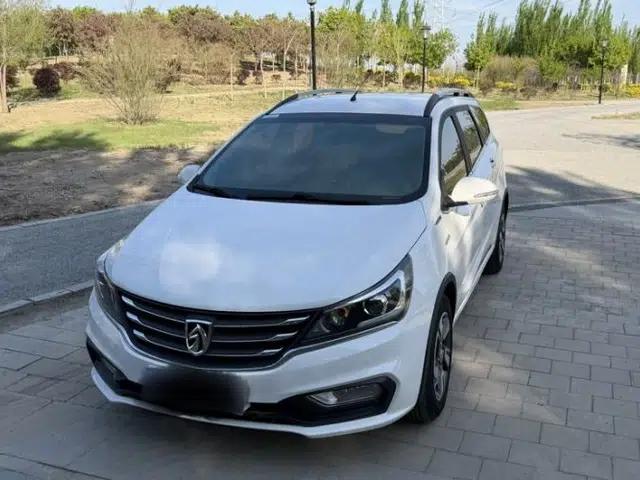 Baojun 310W 2017 1.5L Manual Fashion Edition China VI