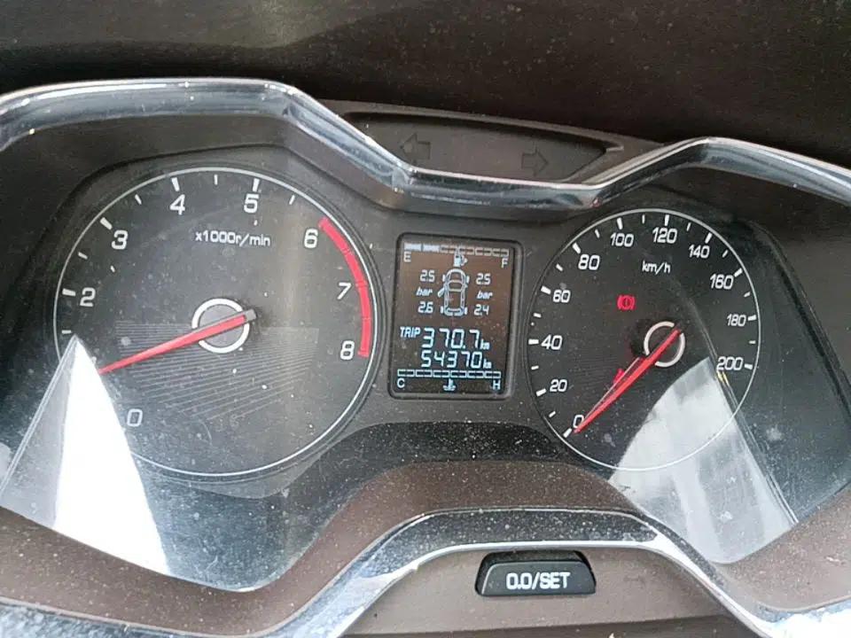 Baojun 310W 2017 1.5L Manual Fashion Model China V — миниатюра 15