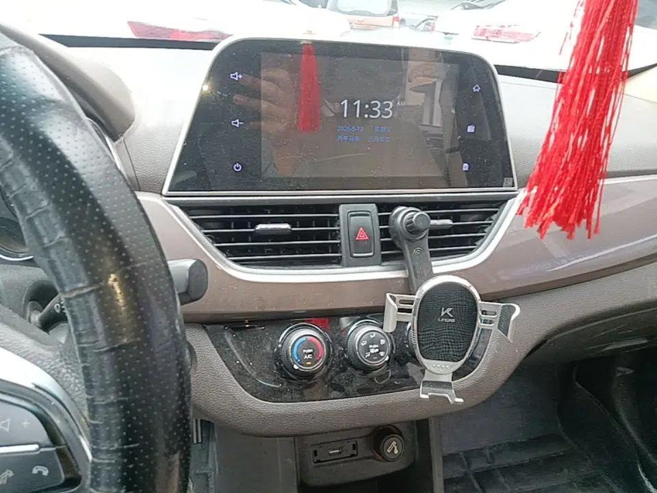 Baojun 310W 2017 1.5L Manual Fashion Model China V — миниатюра 16