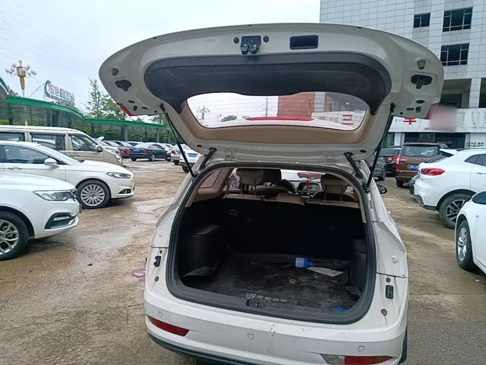 Baojun 310W 2017 1.5L Manual Fashion Model China V — миниатюра 22