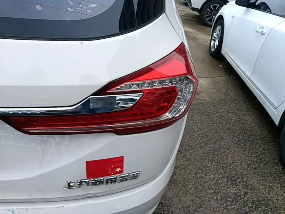 Baojun 310W 2017 1.5L Manual Fashion Model China V — миниатюра 7
