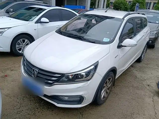 Baojun 310W 2017 1.5L Manual Fashion Model China V