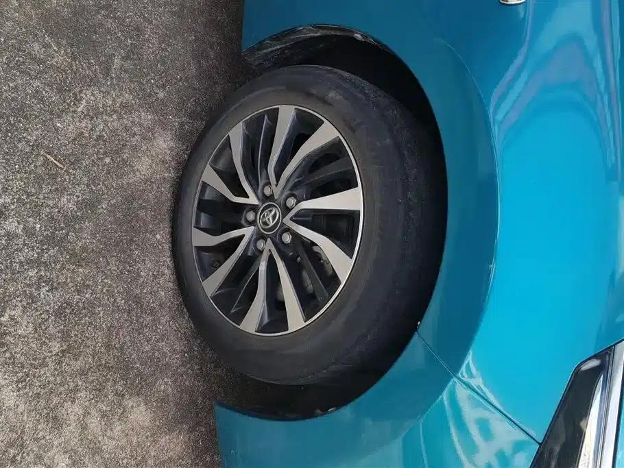 Corolla Hybrid E+ 2019 1.8L E-CVT Flagship Edition — миниатюра 6