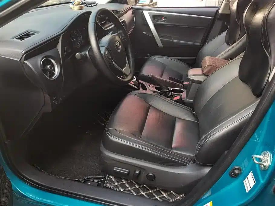 Corolla Hybrid E+ 2019 1.8L E-CVT Flagship Edition — миниатюра 9