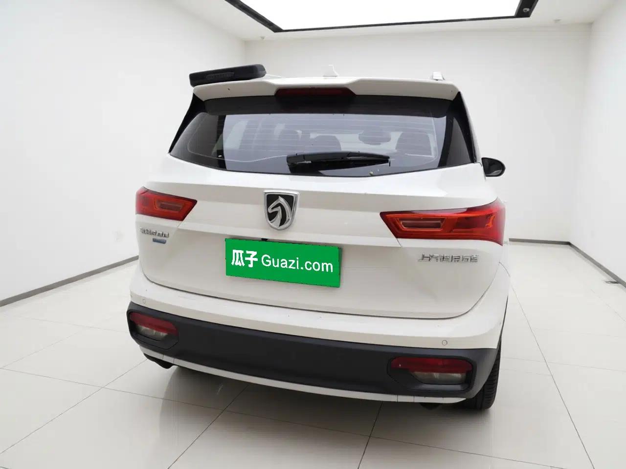Baojun 530 2020 1.5T CVT Luxury Connected Version 5 Seats — миниатюра 5