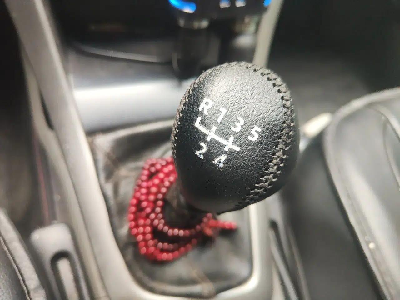 Baojun 630 2012 1.5L DVVT Manual Standard Model — миниатюра 15