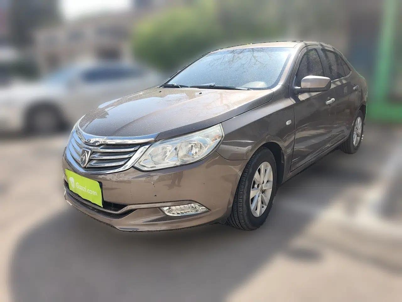 Baojun 630 2012 1.8L manual Comfort trim level — миниатюра 1
