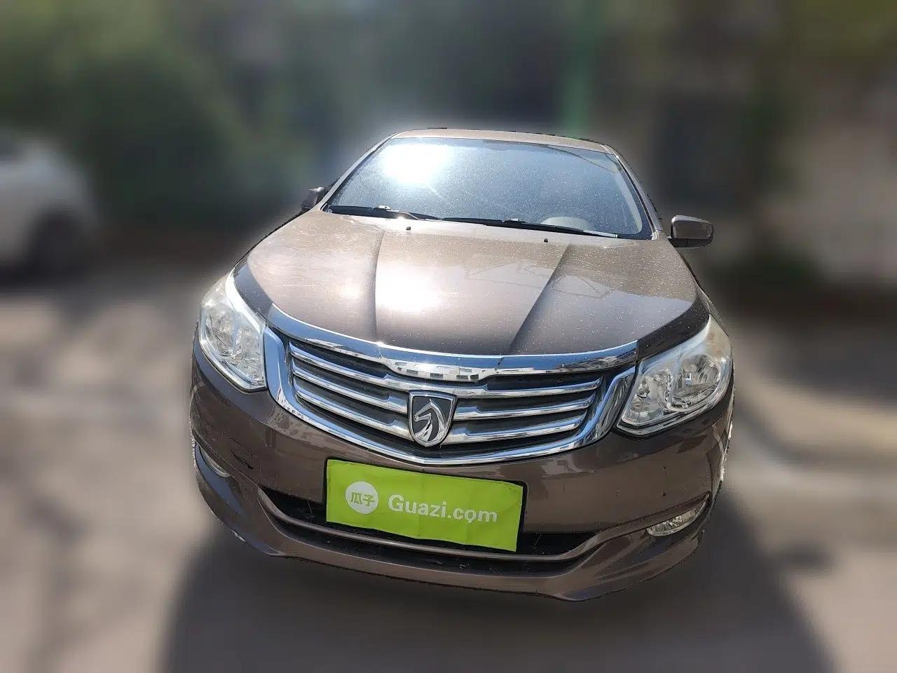 Baojun 630 2012 1.8L manual Comfort trim level — миниатюра 2
