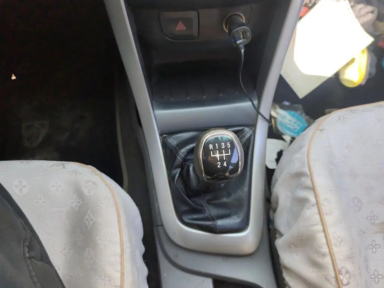 Baojun 630 2012 1.8L manual Comfort trim level — миниатюра 15