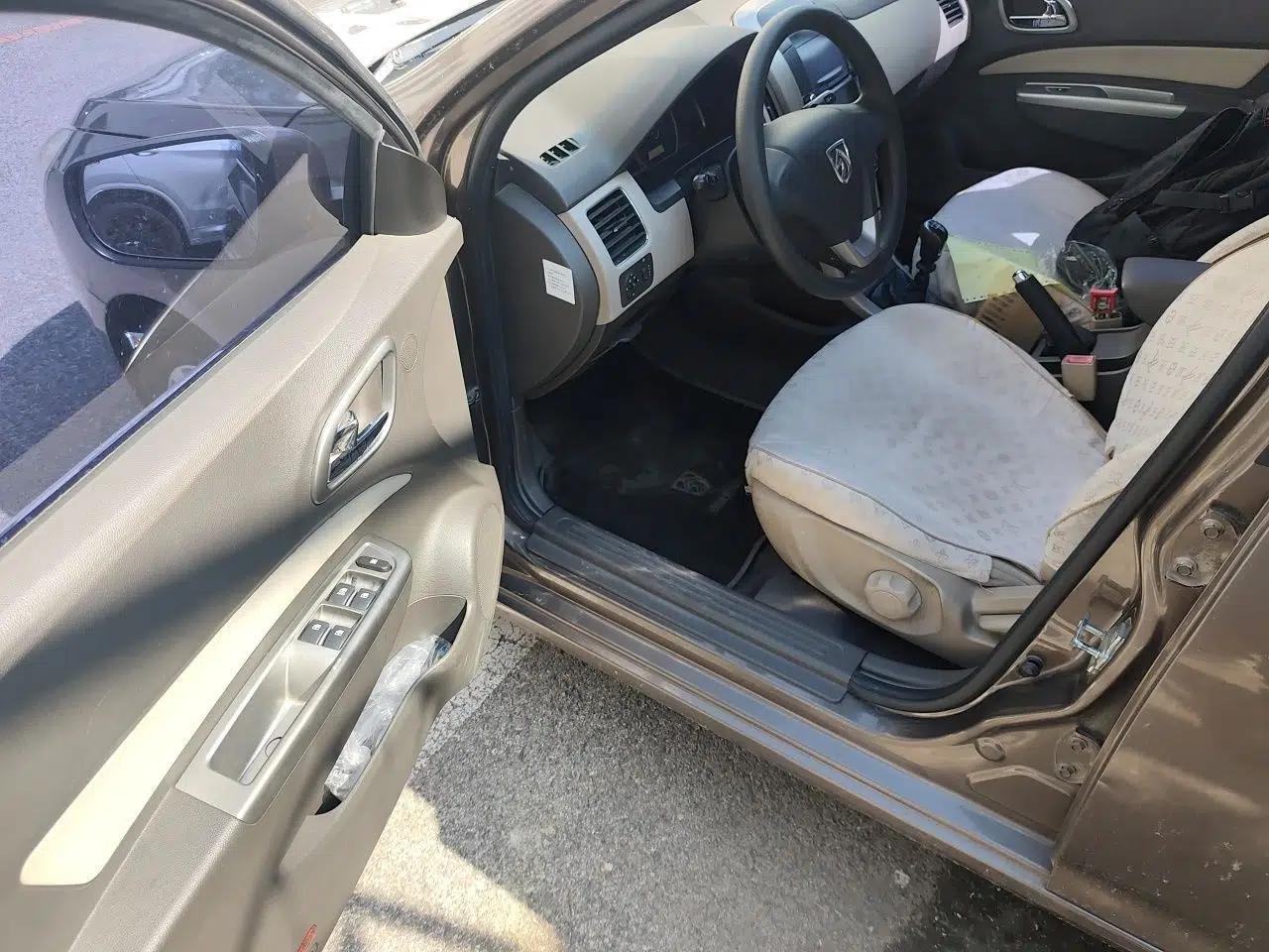 Baojun 630 2012 1.8L manual Comfort trim level — миниатюра 17