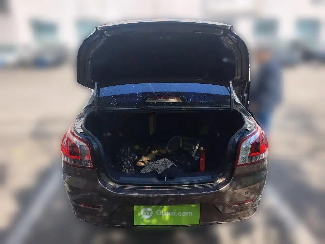 Baojun 630 2012 1.8L manual Comfort trim level — миниатюра 20