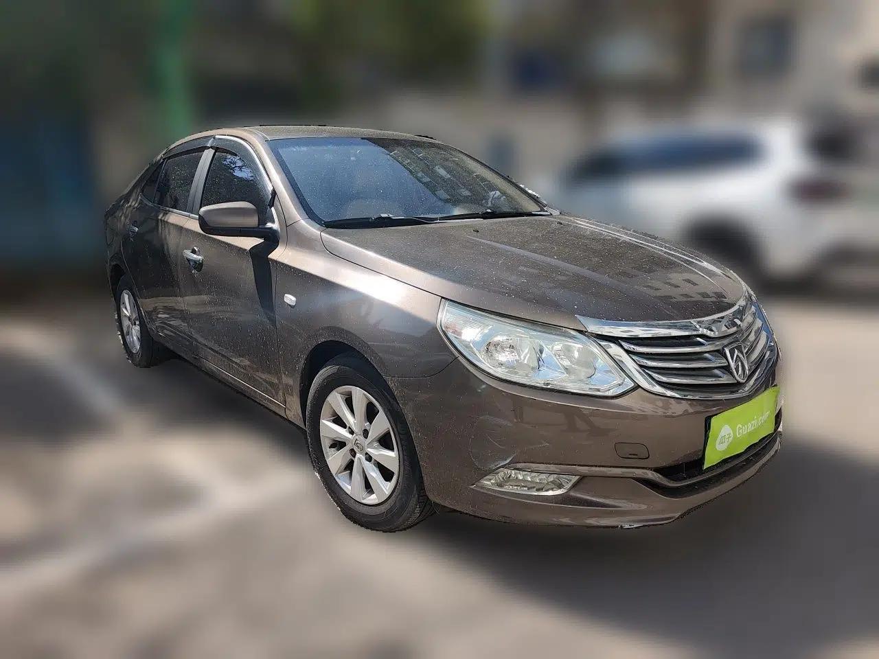 Baojun 630 2012 1.8L manual Comfort trim level — миниатюра 3